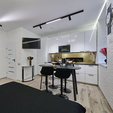 Zeus Boutique Studios, Mazvydo Aleja, Klaipedos Centras * Κλαϊπέντα